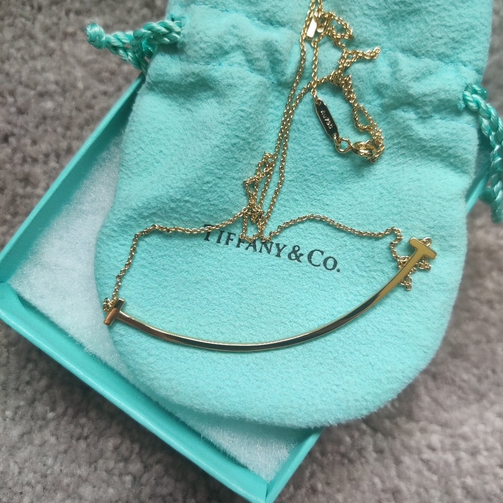 Tiffany large smile necklace